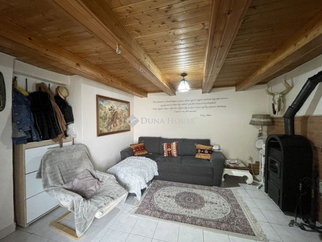 Eladó családi ház, Csákberényben 33.9 M Ft, 2 szobás