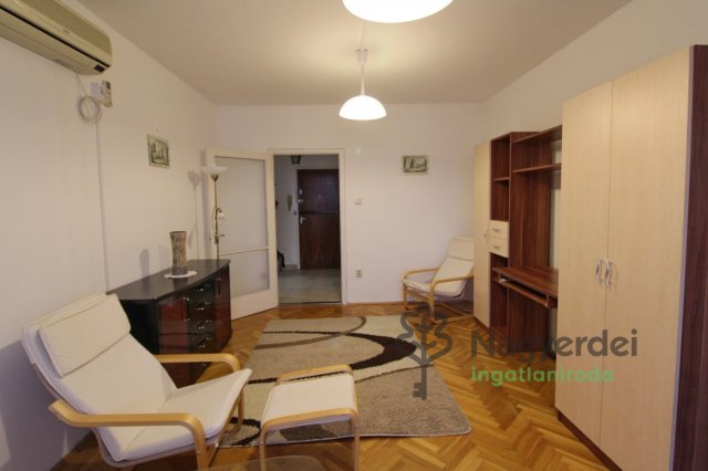 Kiadó panellakás, albérlet, Debrecenben 228 E Ft / hó, 3 szobás