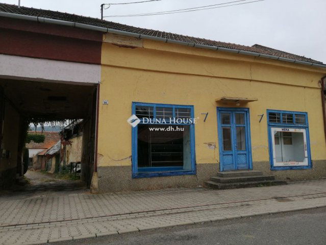 Eladó üzlethelyiség, Mecseknádasdon 39.8 M Ft