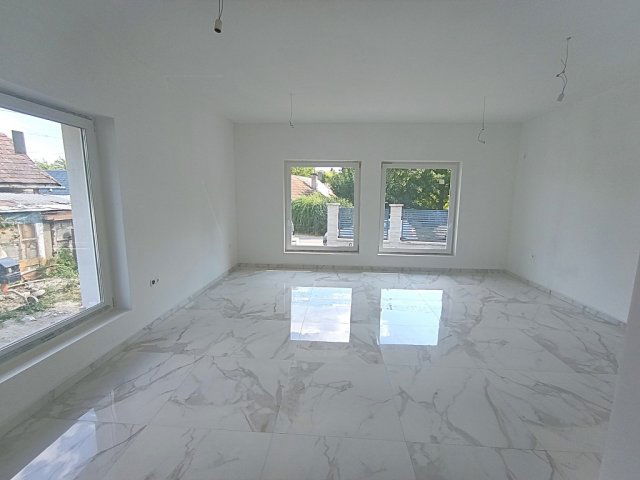Eladó családi ház, Ercsiben 64.9 M Ft, 4 szobás