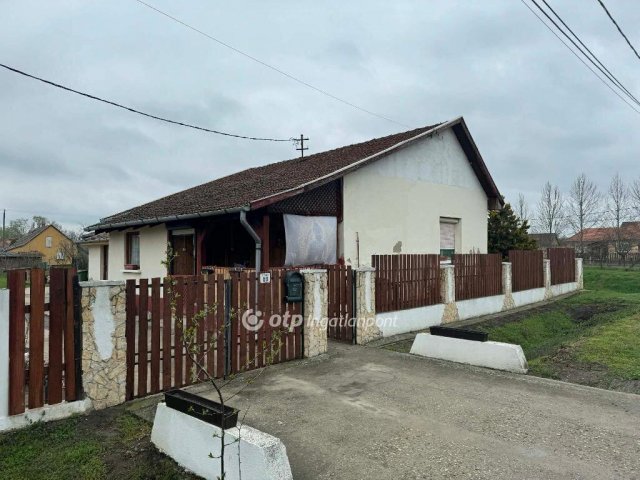 Eladó családi ház, Tápiógyörgyén 34.9 M Ft, 3 szobás