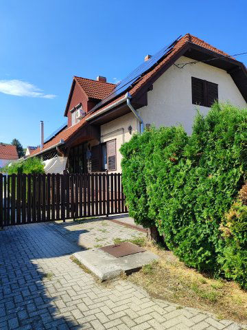 Eladó családi ház, Szekszárdon, Otthon utcában 150 M Ft