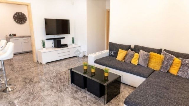 Eladó családi ház, Budapesten, XVIII. kerületben 164.999 M Ft