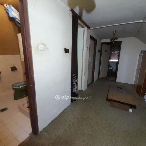 Eladó ikerház, Tolnán 30.99 M Ft, 4+2 szobás