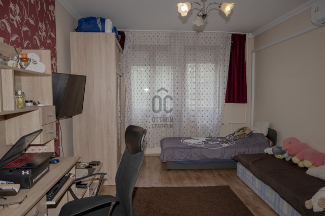 Eladó panellakás, Nyíregyházán 72 M Ft, 4 szobás