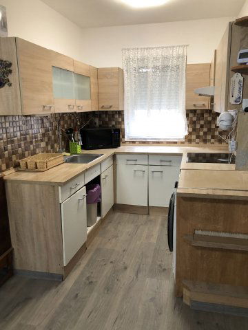 Eladó téglalakás, Szentendrén 118.99 M Ft, 4 szobás