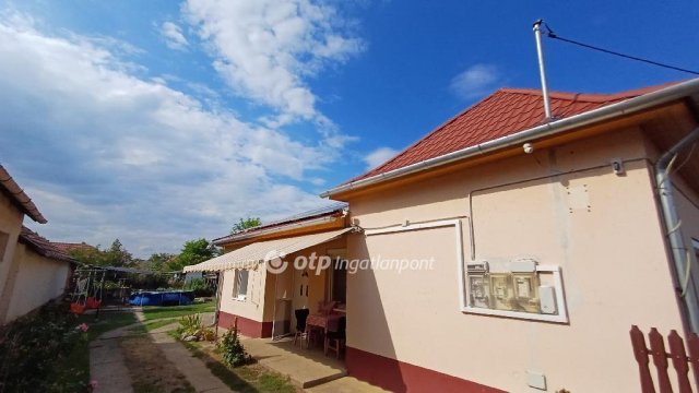 Eladó családi ház, Tiszapüspökin 35 M Ft, 2+1 szobás