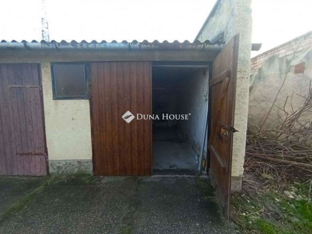 Eladó garázs, Nyergesújfaluban 5.5 M Ft / költözzbe.hu