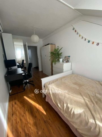 Eladó panellakás, Szentendrén 77 M Ft, 2+1 szobás