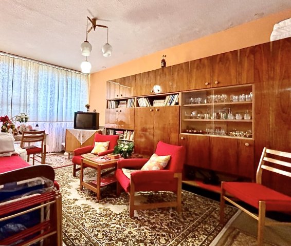 Eladó panellakás, Hatvanban 9.5 M Ft, 2 szobás