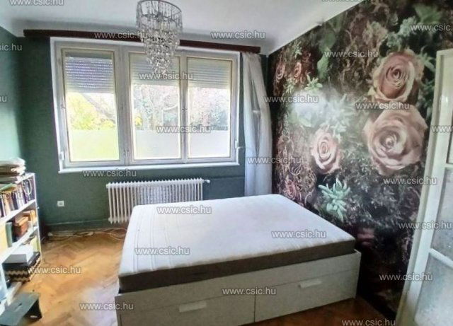 Eladó téglalakás, Solymáron 135 M Ft, 3 szobás