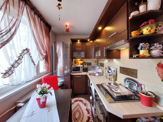 Eladó panellakás, Szegeden 61 M Ft, 2+1 szobás