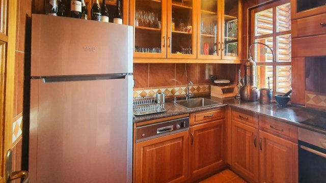 Eladó családi ház, Velencén 249 M Ft, 5 szobás