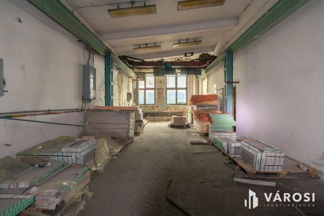 Eladó ipari ingatlan, Budapesten, XXI. kerületben 430 M Ft