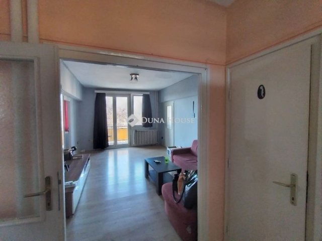 Eladó téglalakás, Szombathelyen 39.99 M Ft, 3 szobás