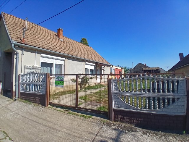 Eladó családi ház, Vokányon 19.9 M Ft, 2 szobás