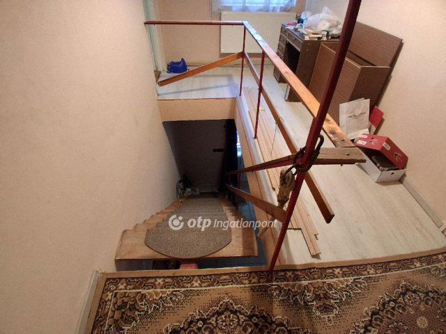 Eladó családi ház, Ácson 52 M Ft, 4 szobás