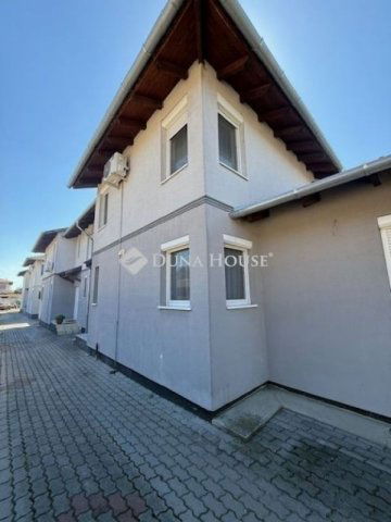 Eladó családi ház, Vecsésen 105 M Ft, 4 szobás