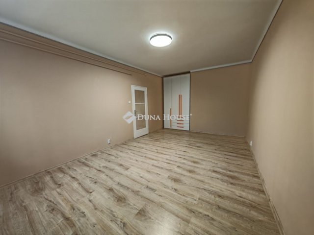 Eladó téglalakás, Szolnokon, Kolozsvári utcában 29.9 M Ft