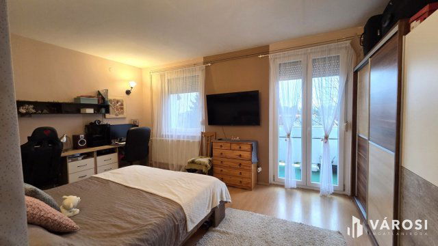 Eladó téglalakás, Debrecenben 73.9 M Ft, 4 szobás