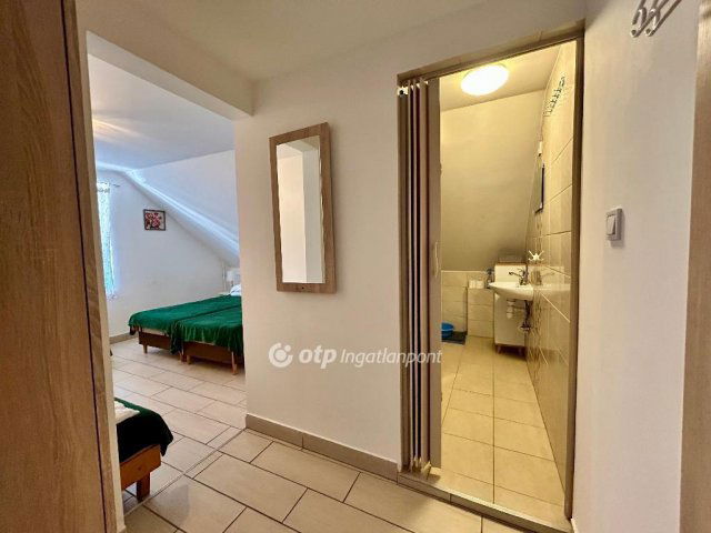 Eladó családi ház, Fonyódon 167.5 M Ft, 8 szobás