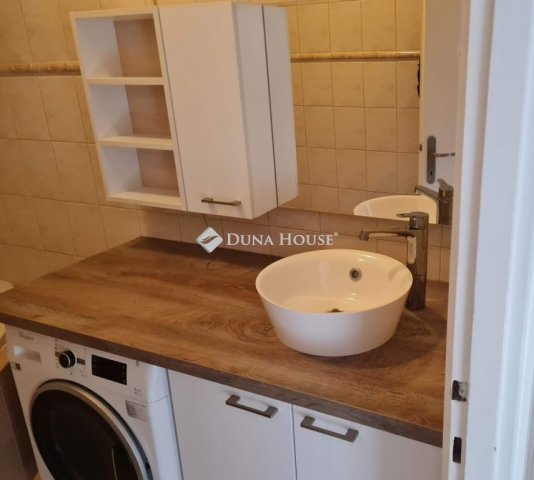 Kiadó téglalakás, albérlet, Kecskeméten 160 E Ft / hó