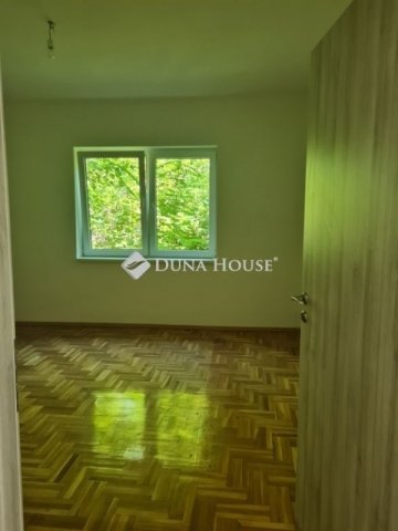 Eladó családi ház, Cegléden 72.99 M Ft, 3 szobás