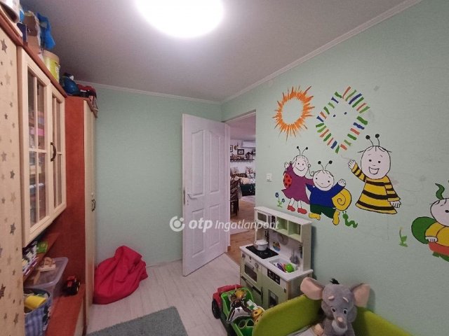 Eladó családi ház, Pusztaszabolcson 66.9 M Ft, 1+3 szobás