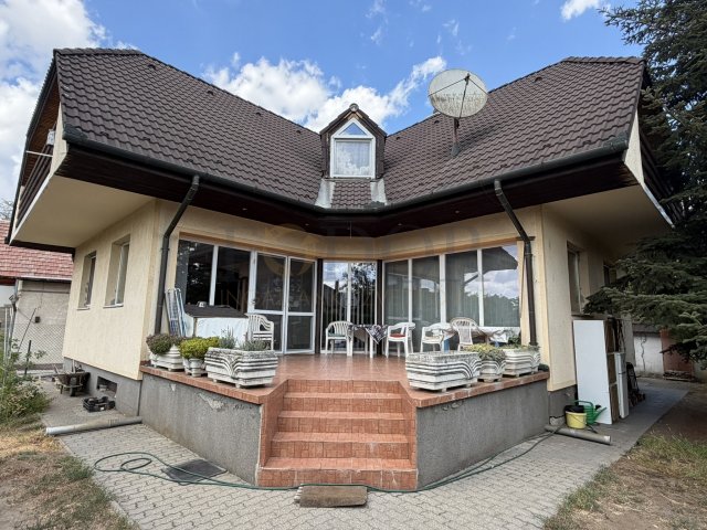 Eladó családi ház, Gyálon 144.9 M Ft, 6 szobás