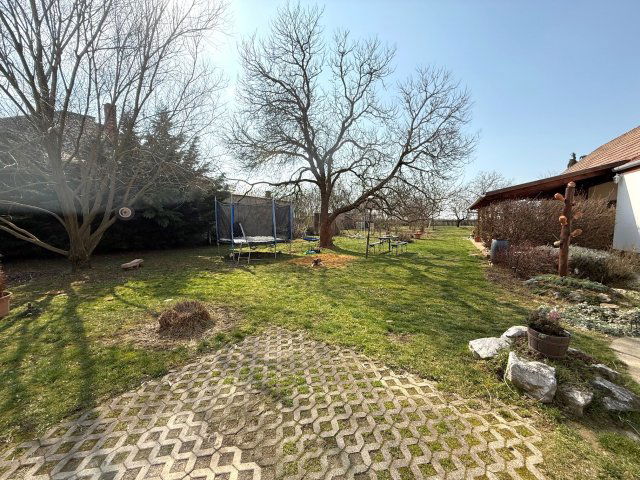 Eladó családi ház, Pogányon 79.9 M Ft, 3+1 szobás