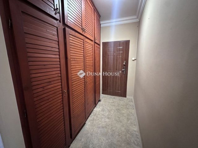 Eladó panellakás, Szegeden 62 M Ft, 3 szobás