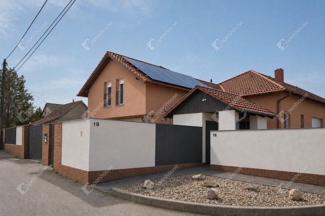 Eladó családi ház, Székesfehérvárott 139 M Ft, 5 szobás