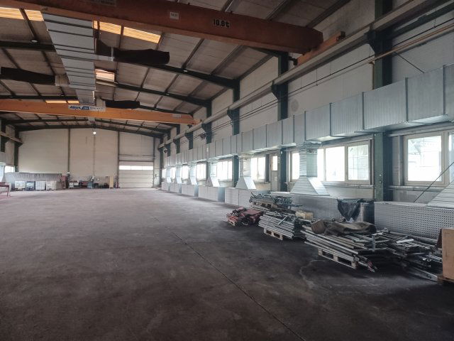 Kiadó ipari ingatlan, Mosonmagyaróváron 5850 E Ft / hó, 5 szobás