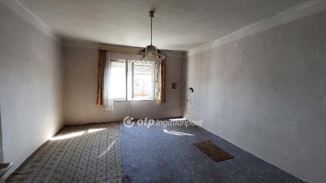 Eladó családi ház, Dévaványán 14 M Ft, 2 szobás