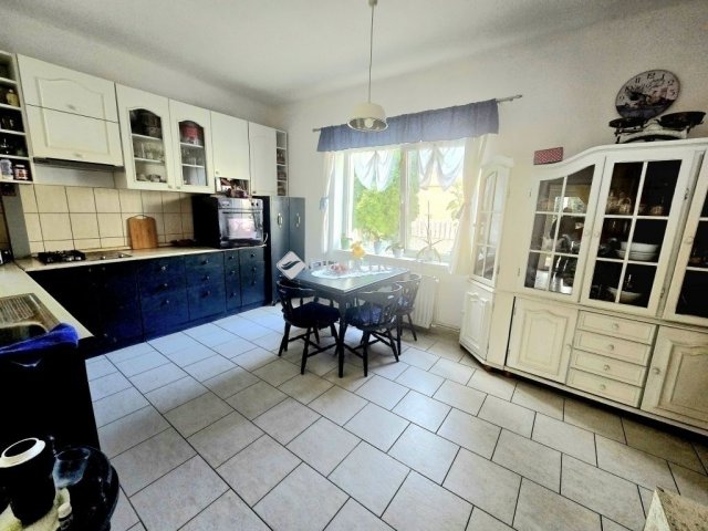 Eladó ikerház, Pécsett 84 M Ft, 5 szobás / költözzbe.hu