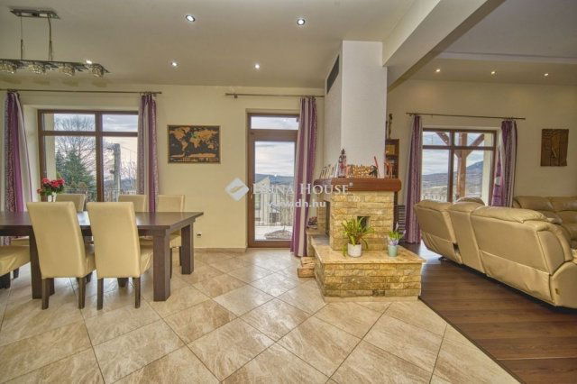 Eladó családi ház, Pilisszentkereszten 299 M Ft, 5 szobás