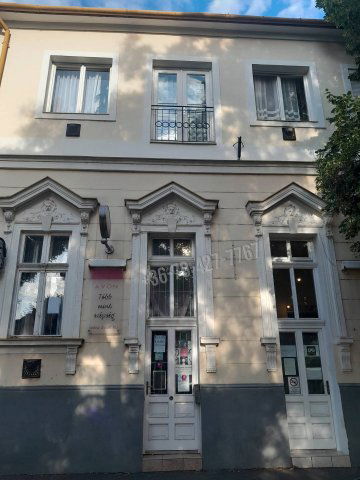 Kiadó üzlethelyiség, Egerben, Hatvani Kapu téren 12000 E Ft / hó