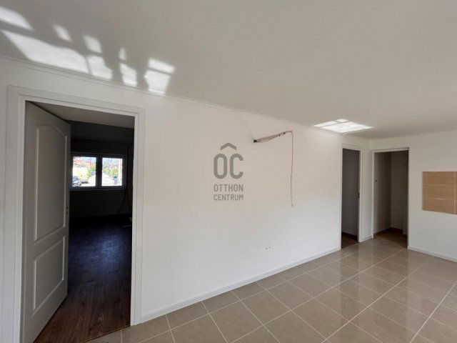 Eladó családi ház, Cegléden 36.9 M Ft, 2 szobás