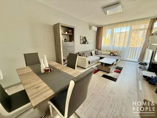 Eladó téglalakás, Szegeden 49.9 M Ft, 2 szobás