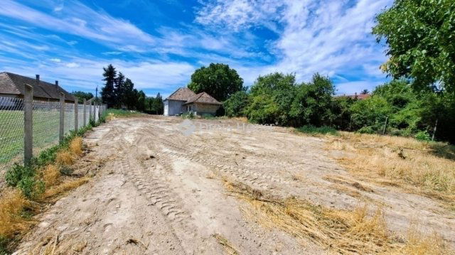 Eladó családi ház, Zsámbokon 52.5 M Ft, 3+1 szobás