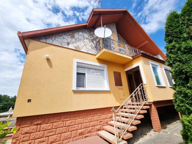 Eladó családi ház, Mosonmagyaróváron 77.5 M Ft, 5 szobás