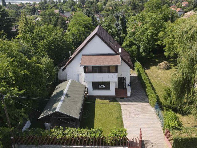 Eladó nyaraló, Velencén 119.9 M Ft, 5 szobás