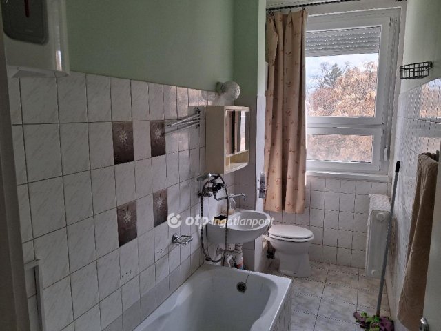 Eladó téglalakás, Győrött 54.9 M Ft, 2 szobás