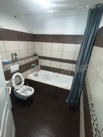 Kiadó családi ház, albérlet, Vácon 700 E Ft / hó, 5+4 szobás