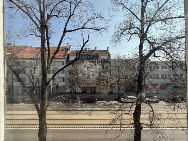 Eladó téglalakás, Szegeden 105.6 M Ft, 3+1 szobás