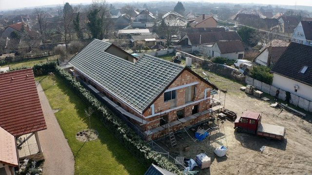 Eladó ikerház, Taksonyon 134.9 M Ft, 4+2 szobás