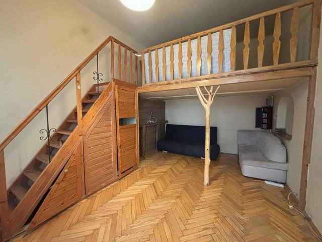 Eladó téglalakás, Budapesten, VI. kerületben, Csengery utcában