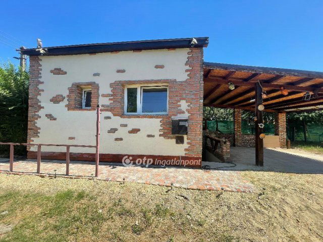 Eladó családi ház, Hajdúsámsonon 27.5 M Ft, 1 szobás