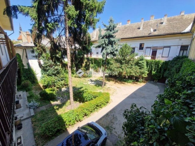 Eladó téglalakás, Baján 54.99 M Ft, 3 szobás