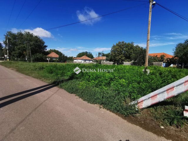 Eladó telek, Tiszafüreden, Dózsa György utcában 15 M Ft